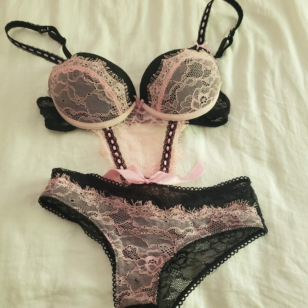 Women's lace teddy